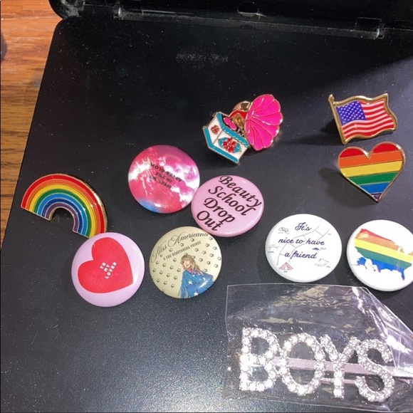 TAYLOR 📌SWIFT PIN 📌 BUNDLE - Picture 3 of 7